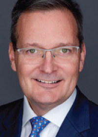Hans J Schwab